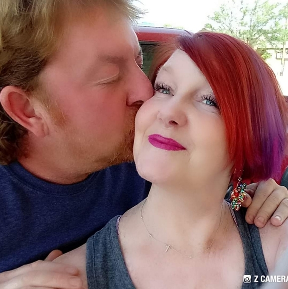 Meet your Posher, Stacy - Picture 2 of 2